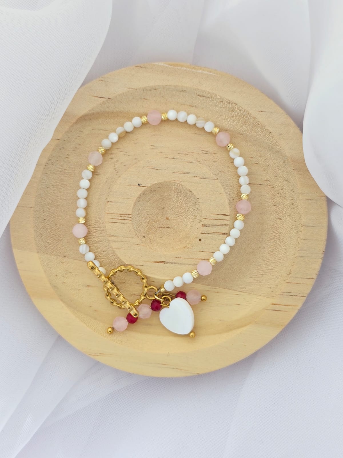 Bransoletka z kwarcem, rubinem i masą perłową