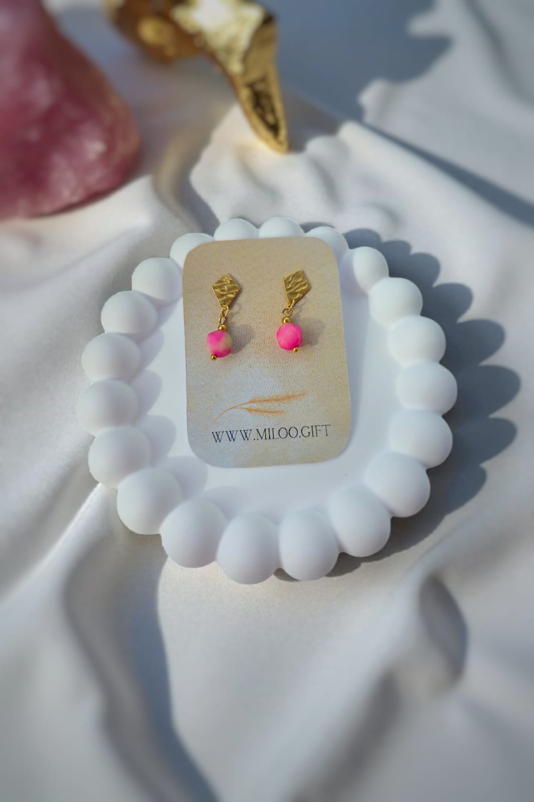 Kolczyki wiszące z jaspisem brzoskwiniowym