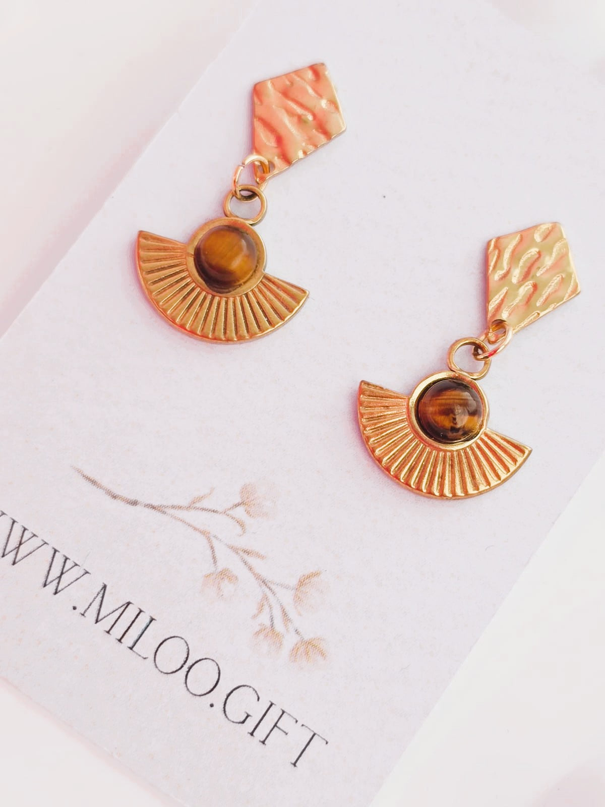 Wiszące kolczyki z tygrysim okiem