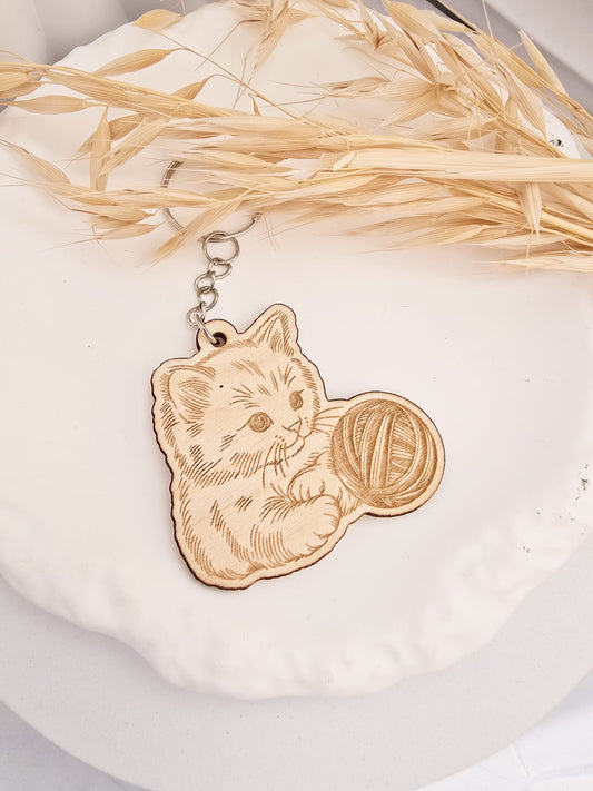 Drewniany breloczek kotek – sklejka 3 mm | 5,5 x 6 cm