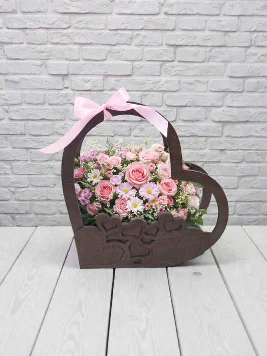 Koszyczek w kształcie serca z płyty HDF wenge – idealny na kwiaty i prezenty