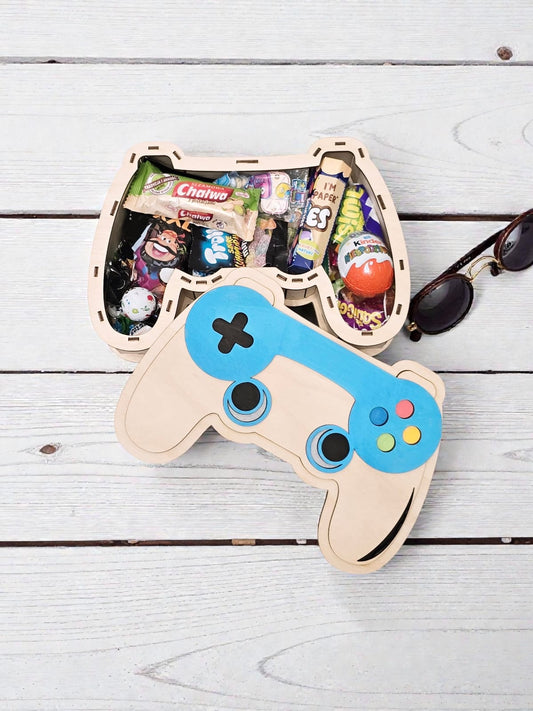 Pudełko w kształcie pada / joysticka ze sklejki – idealne na prezent dla gracza